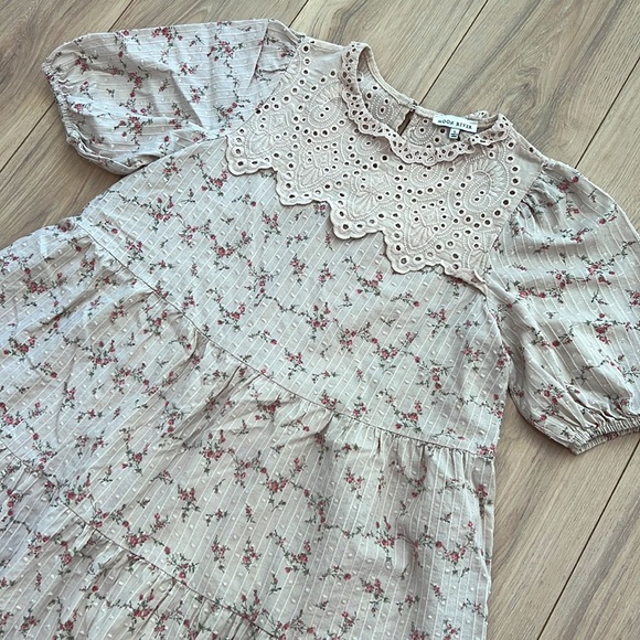 Moon River Floral Print Puff Sleeve Mini Dress - Picture 2 of 9